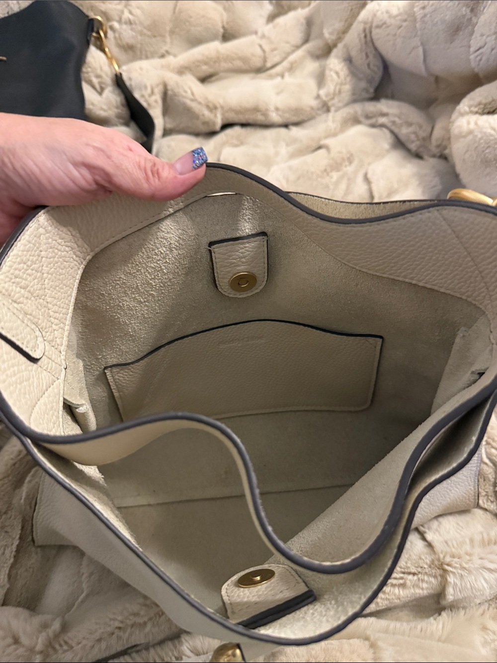 See By Chloe Cream Leather Shoulder Bag with Gold Ring - Picture 5 of 5